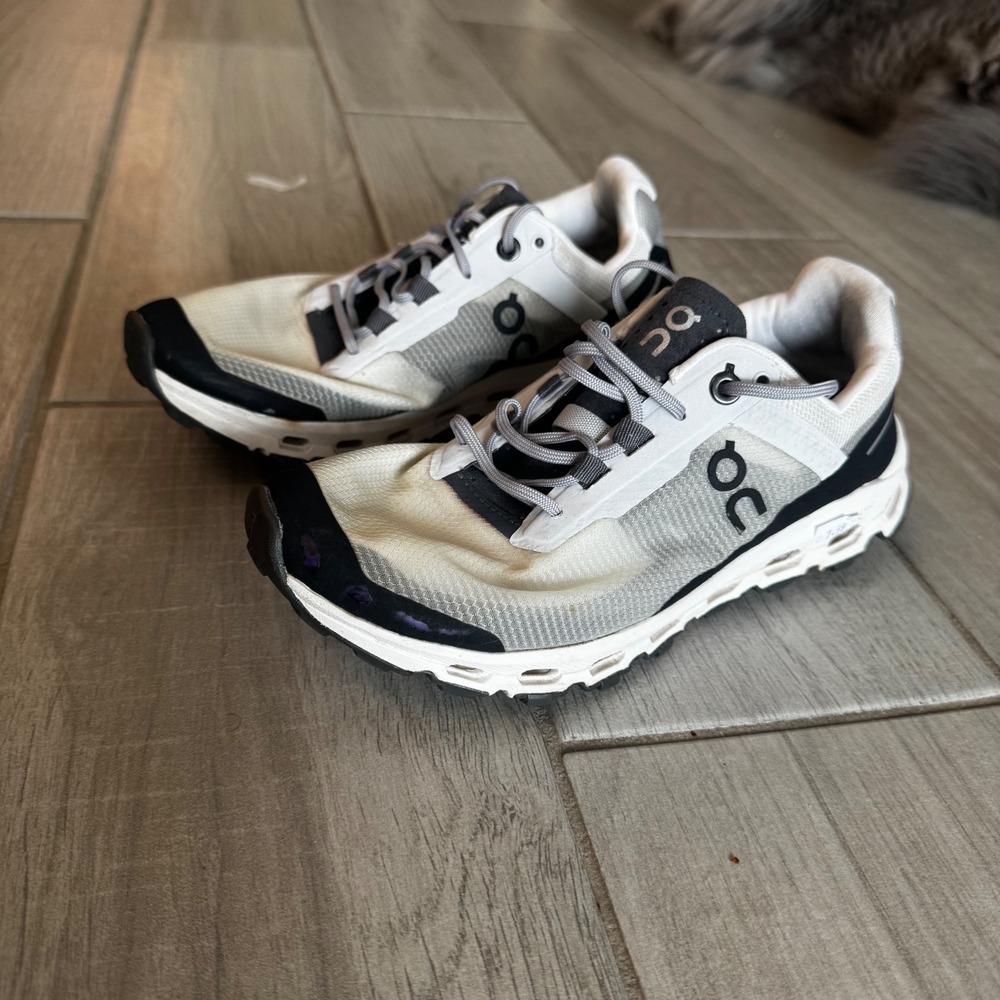 On Cloud Cloudventure Peak Trail Running Shoes White Black Womens 5.5 64.99058